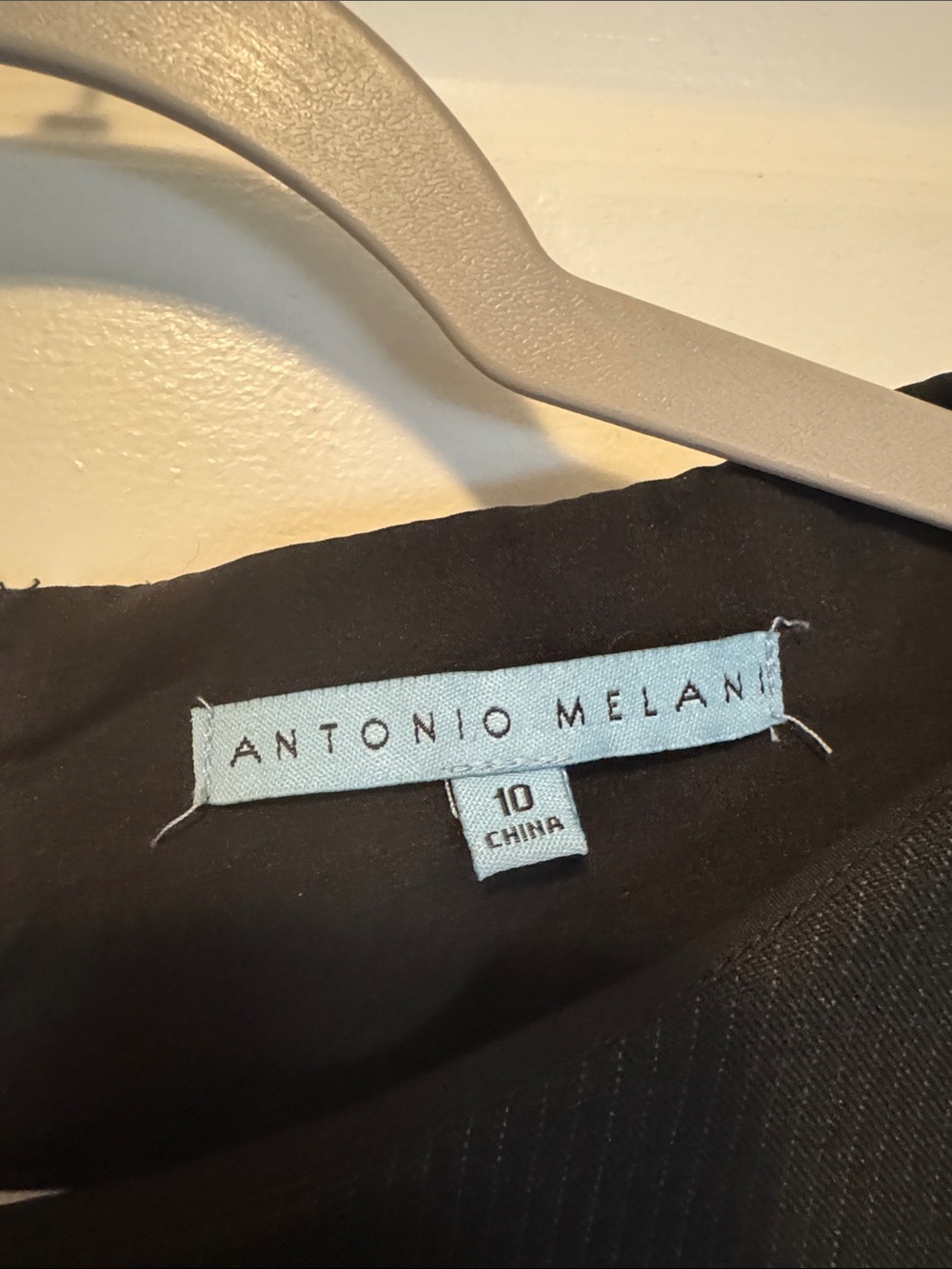 ANTONIO MELANI Black Cap-Sleeve Sheath Dress - Picture 6 of 7